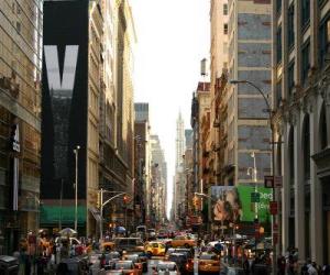 yapboz Yüksek binalar ve gökdelenler ile New York şehrinde bir sokak